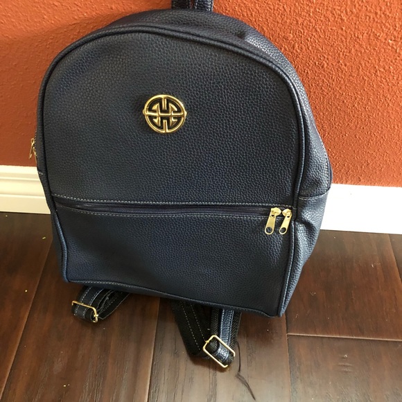 Backpack - Picture 2 of 5